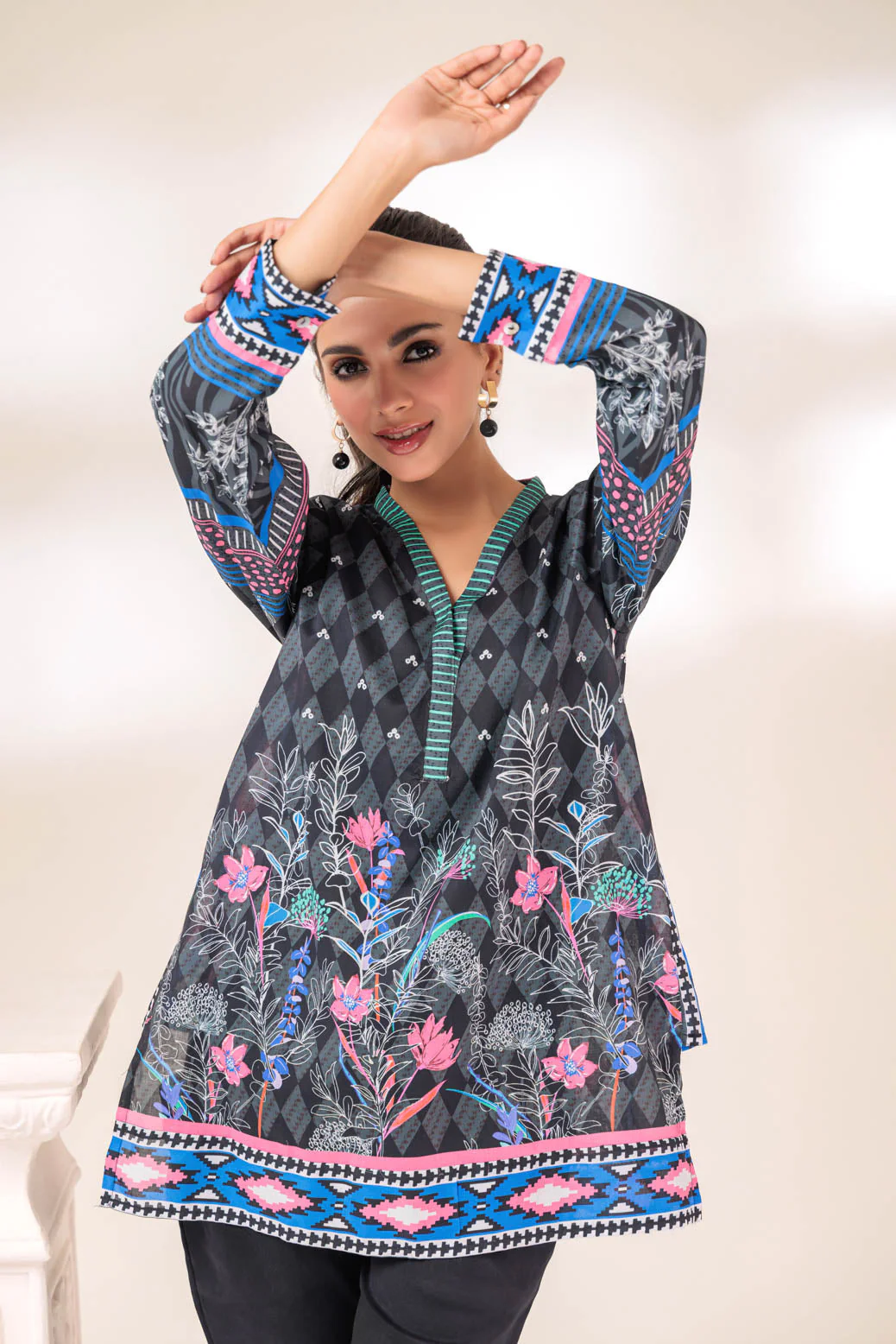 BLACK-LAWN-1 PIECE (SAK231P22)