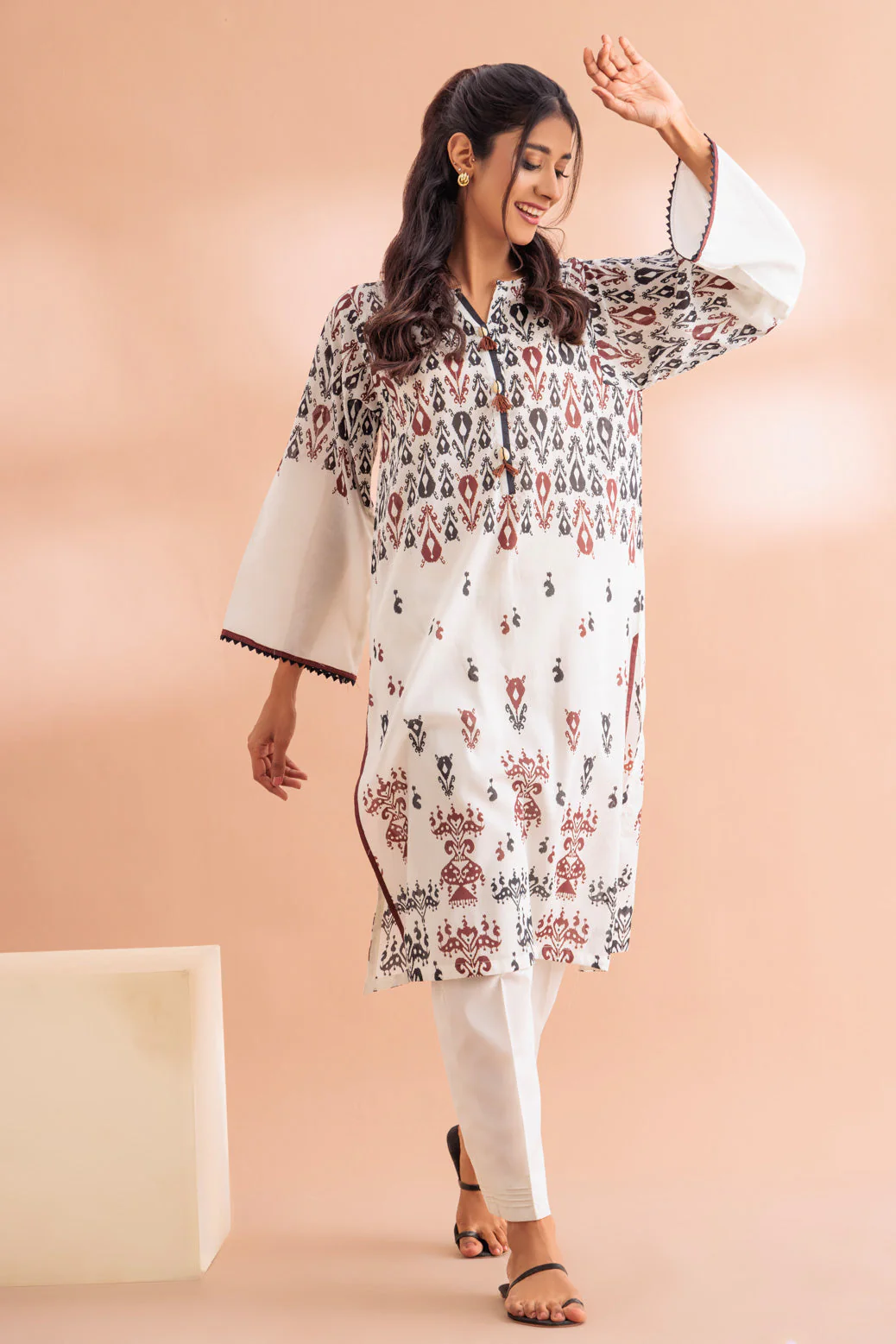 WHITE-LAWN-2 PIECE (2S24B2P184)